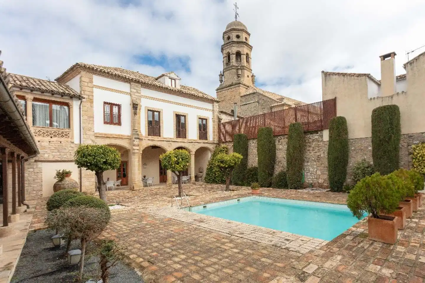 Puerta de la Luna Pool