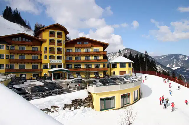 Gut Raunerhof Aussenansicht