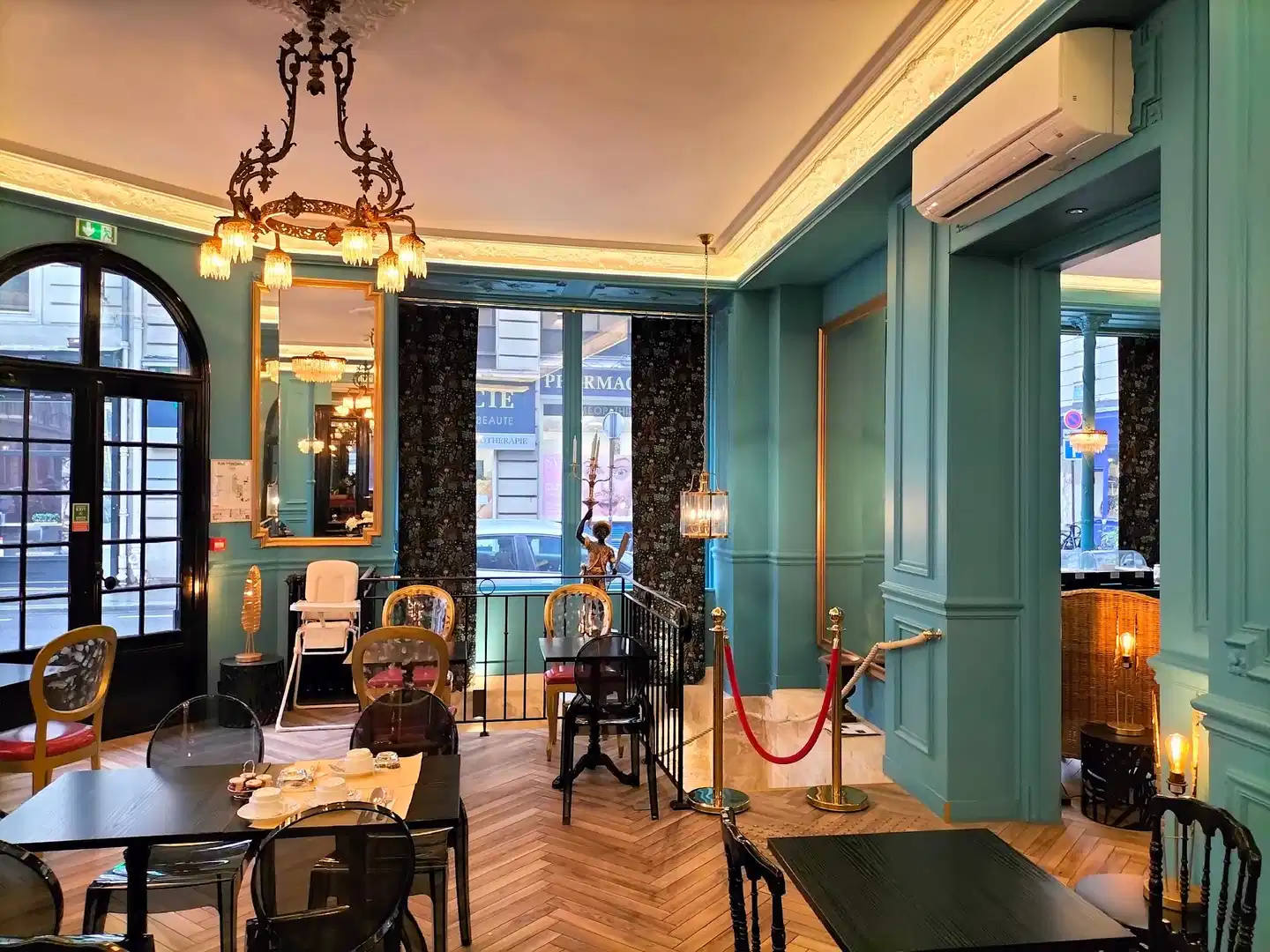 Peyris Opera Restaurant