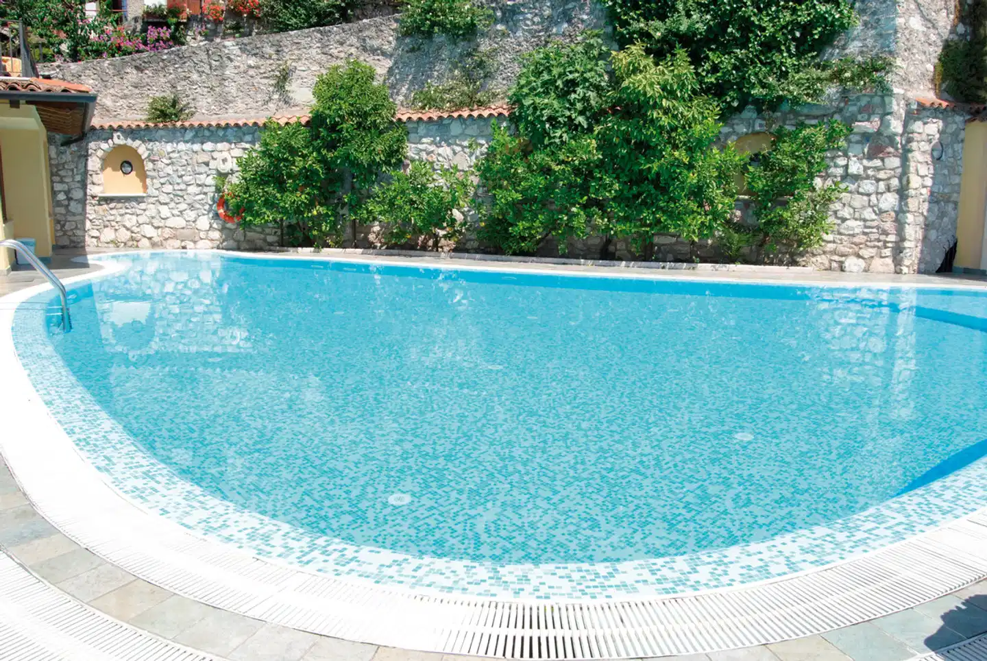 All' Azzurro Pool