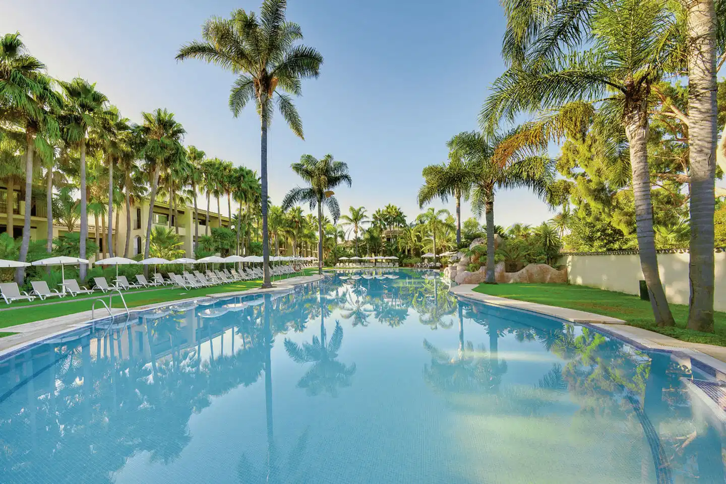 BlueBay Banús Pool