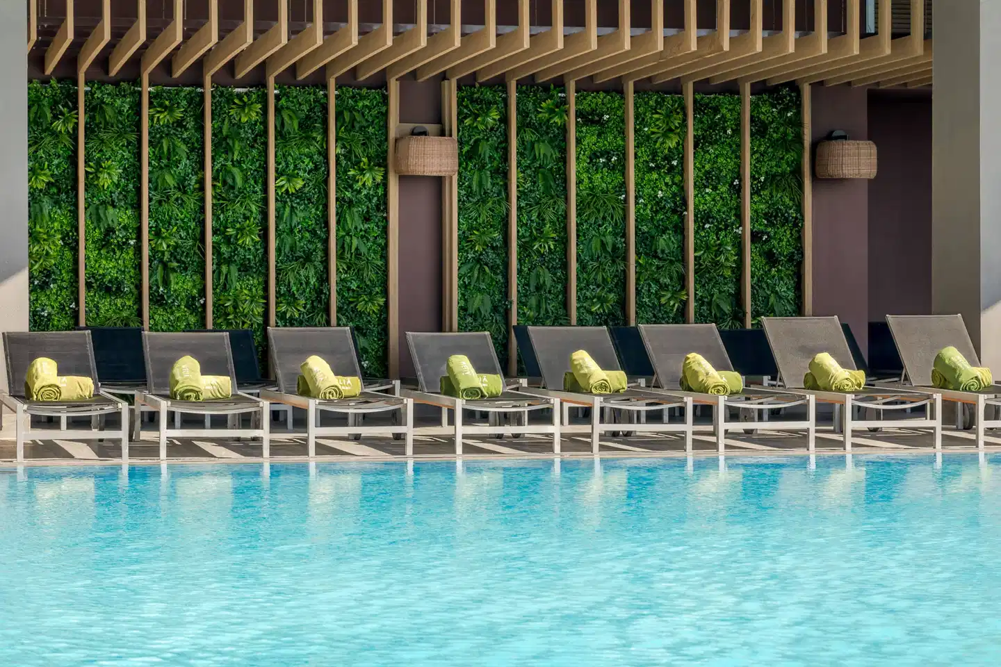 Melia Alicante Pool