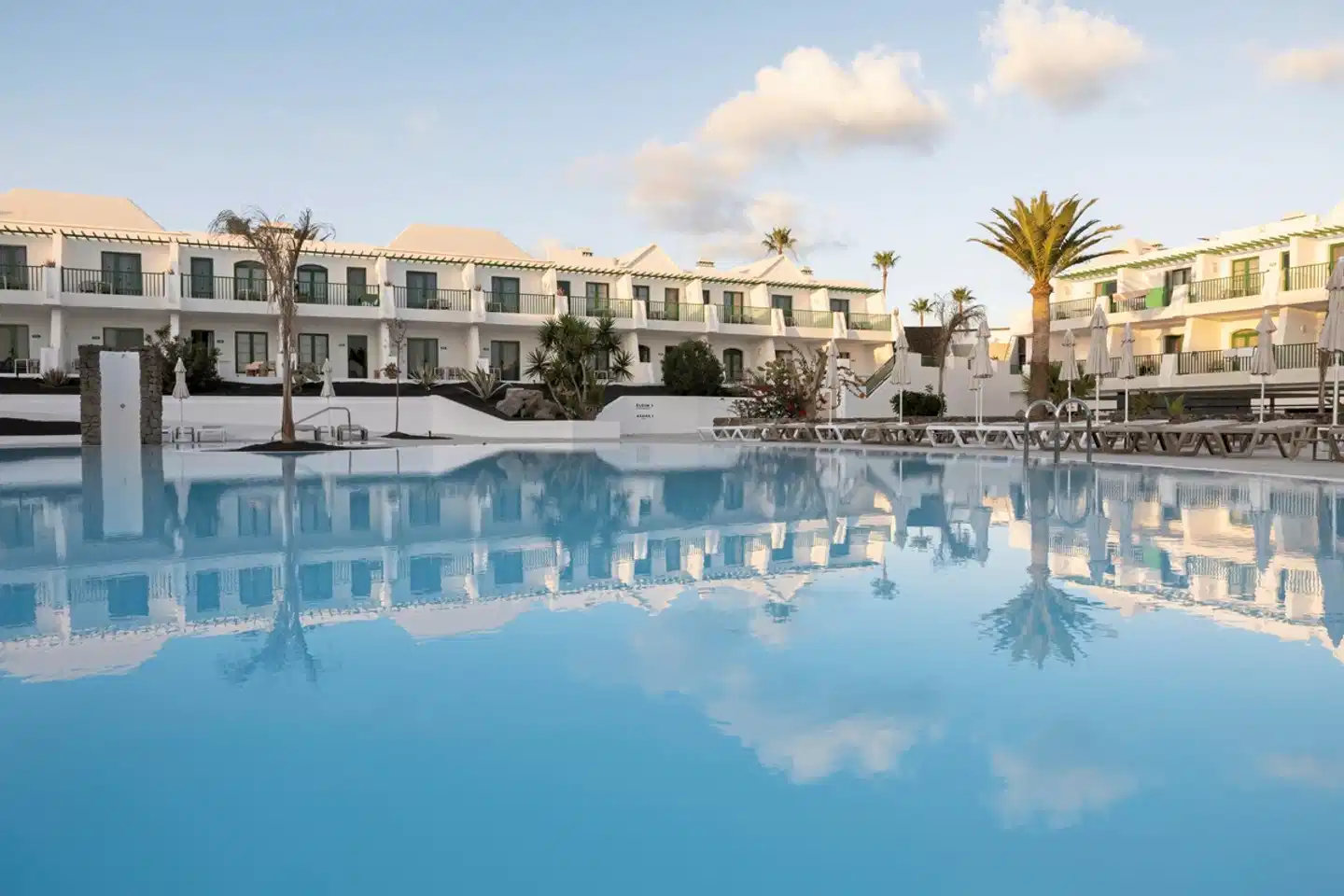 Mynd Yaiza Pool