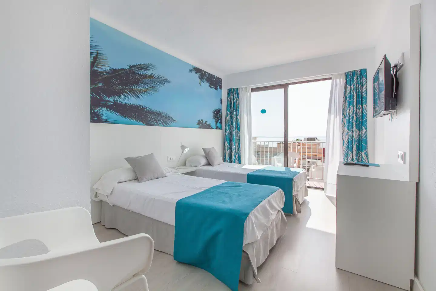 Blue Sea Arenal Tower - Adults Only Wohnbeispiel