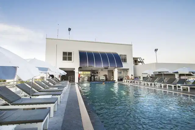 Flipper House Pool