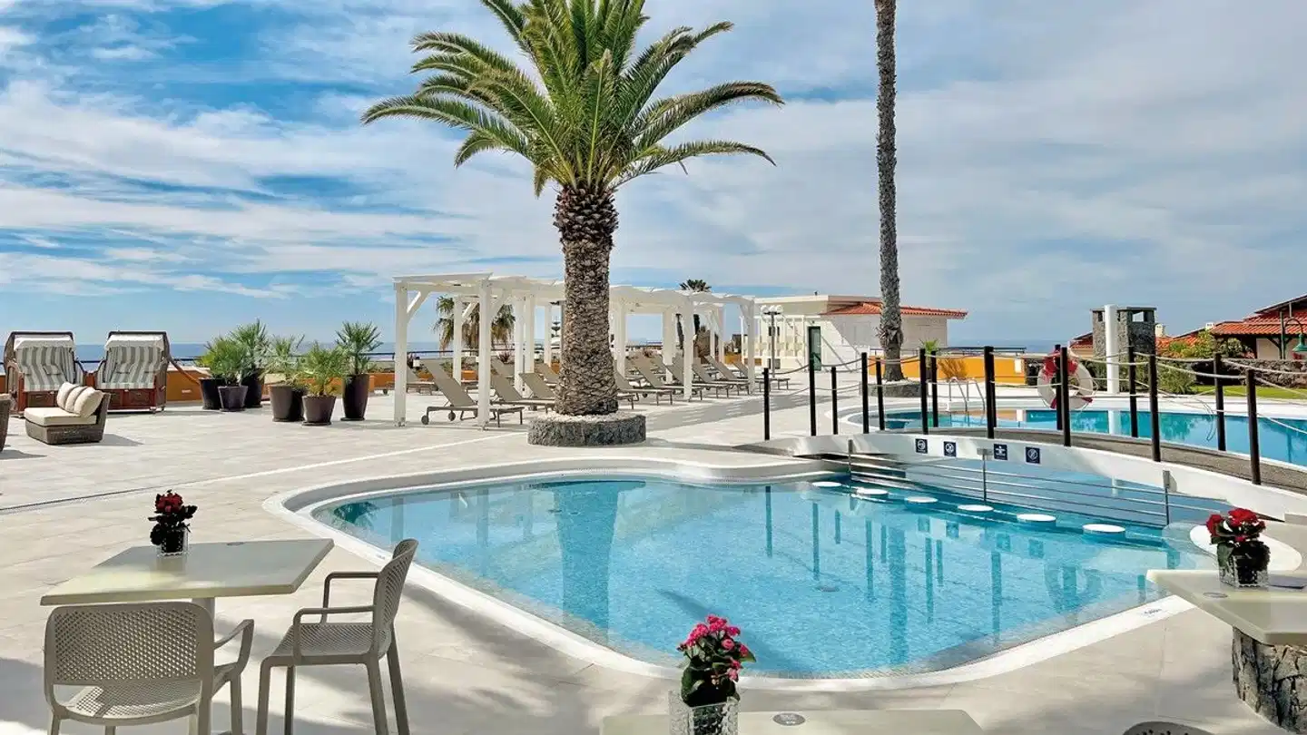 Sentido Galosol Pool