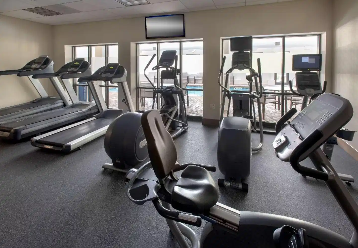 Hampton Inn Boston-Logan Airport Sport und Entertainment