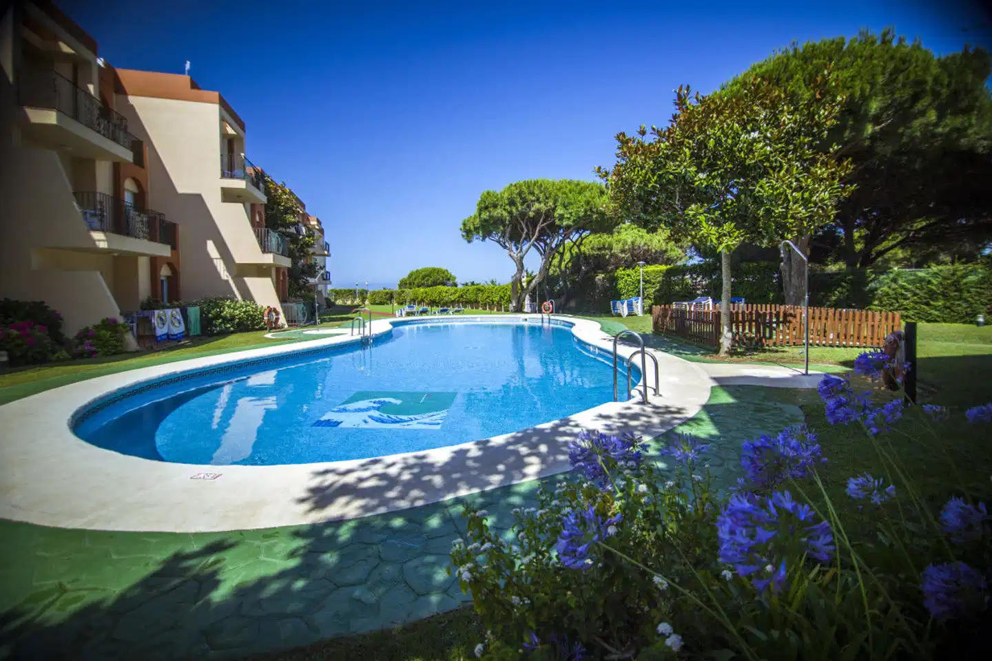 Aparthotel Las Dunas Pool