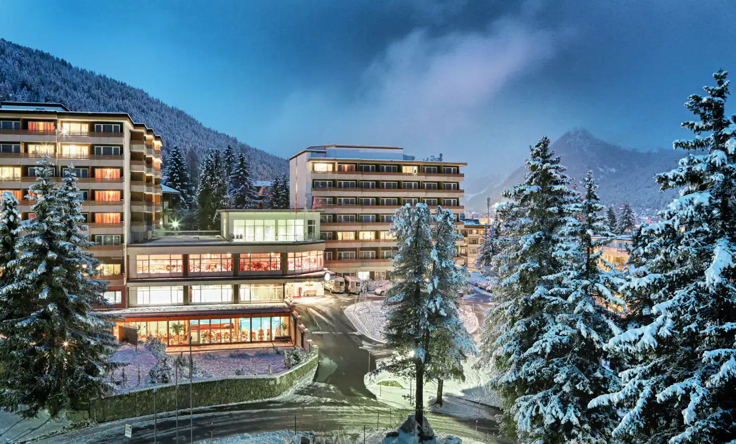 Mountain Plaza Hotel Aussenansicht