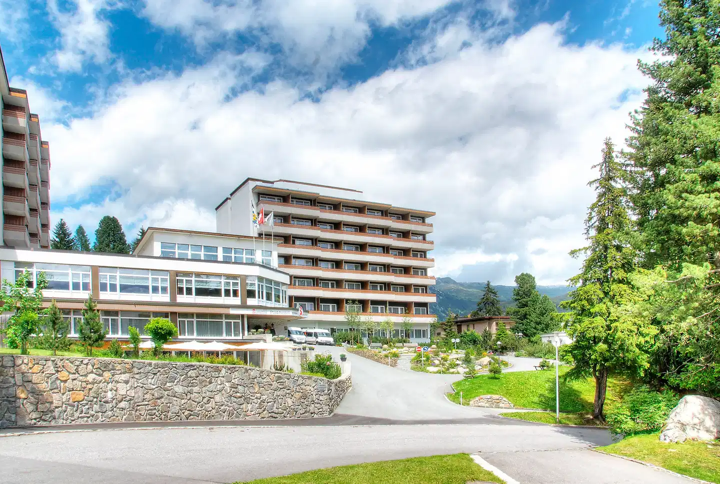 Mountain Plaza Hotel Aussenansicht