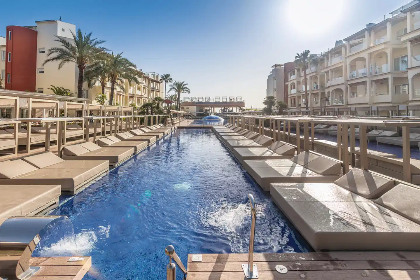 Zafiro Bahia Pool