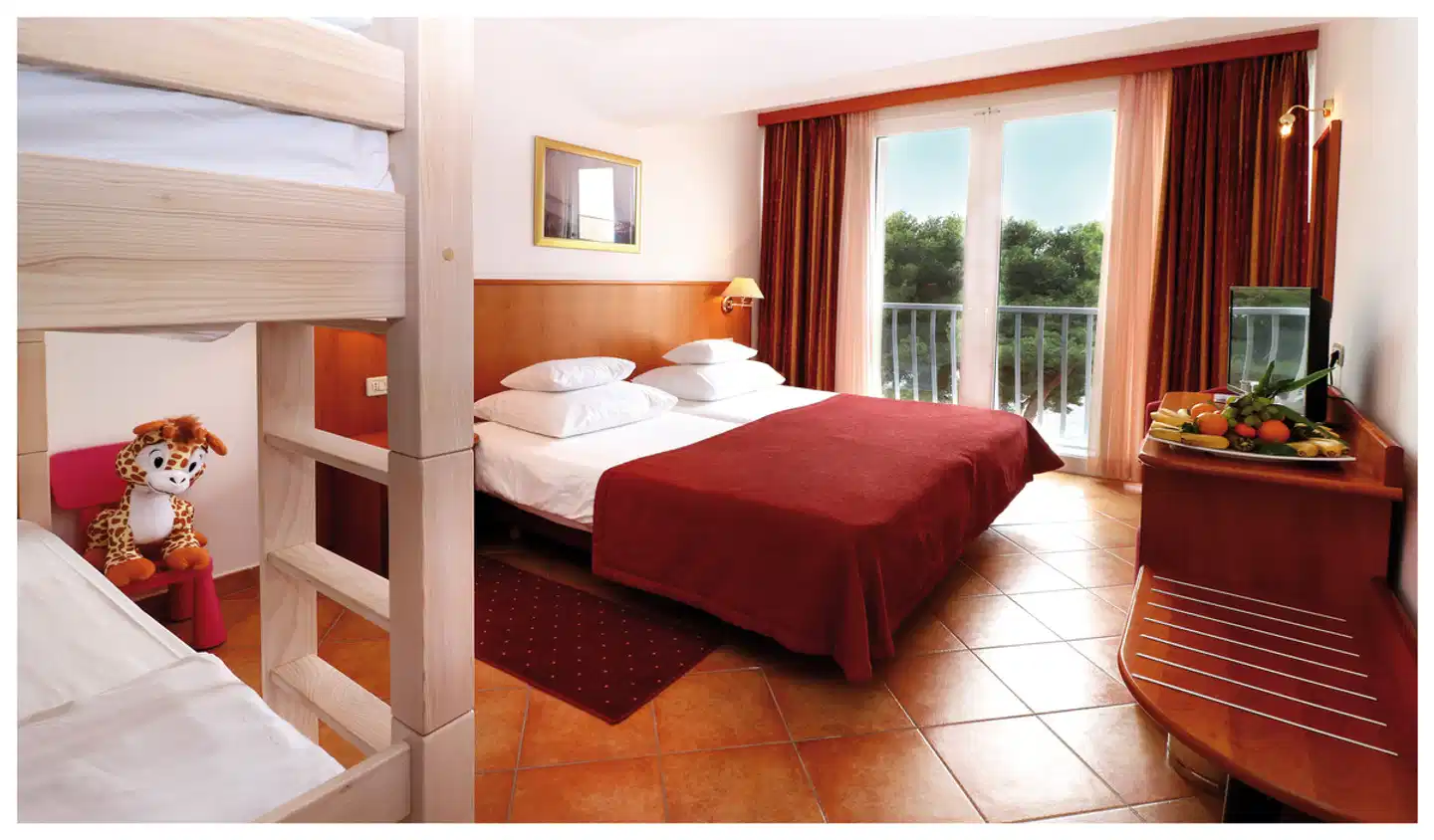 Hotel Zora ACCOMMODATION