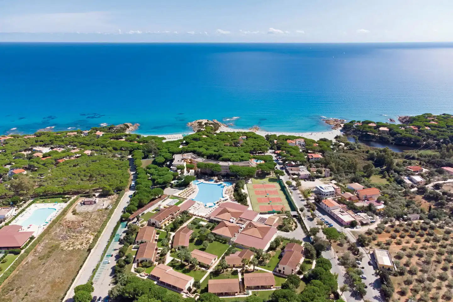 Tirreno Resort Aussenansicht