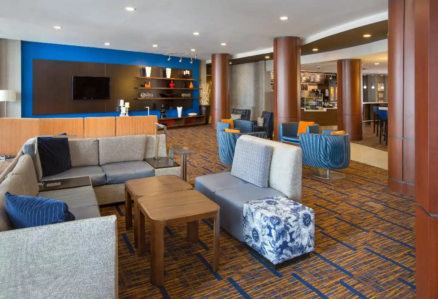 Courtyard by Marriott Boston-South Boston Lobby