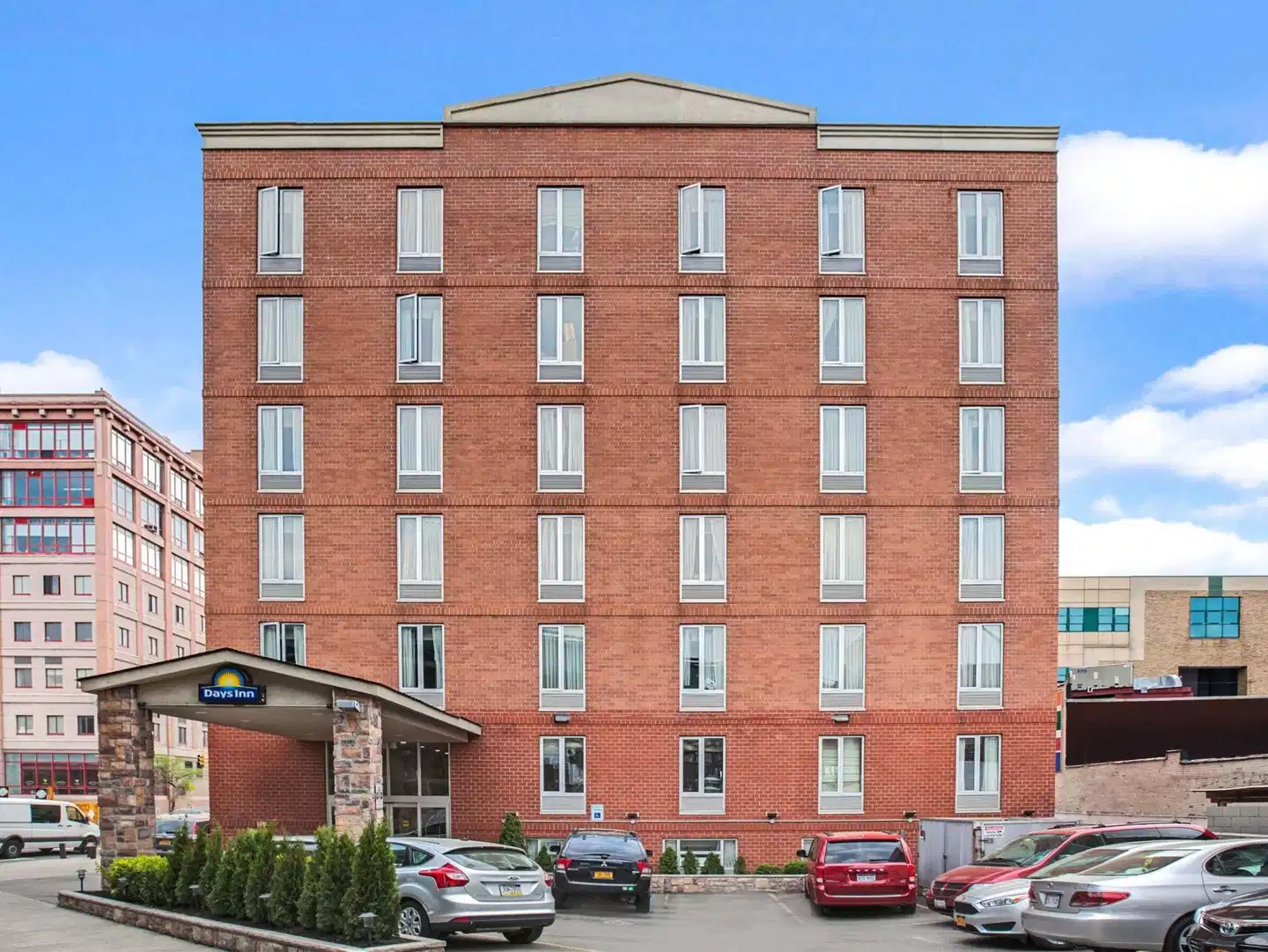 Days Inn by Wyndham Long Island City Aussenansicht