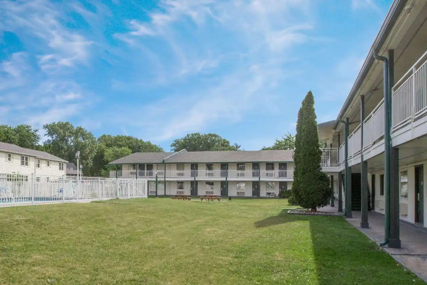 Days Inn by Wyndham Port Huron Aussenansicht