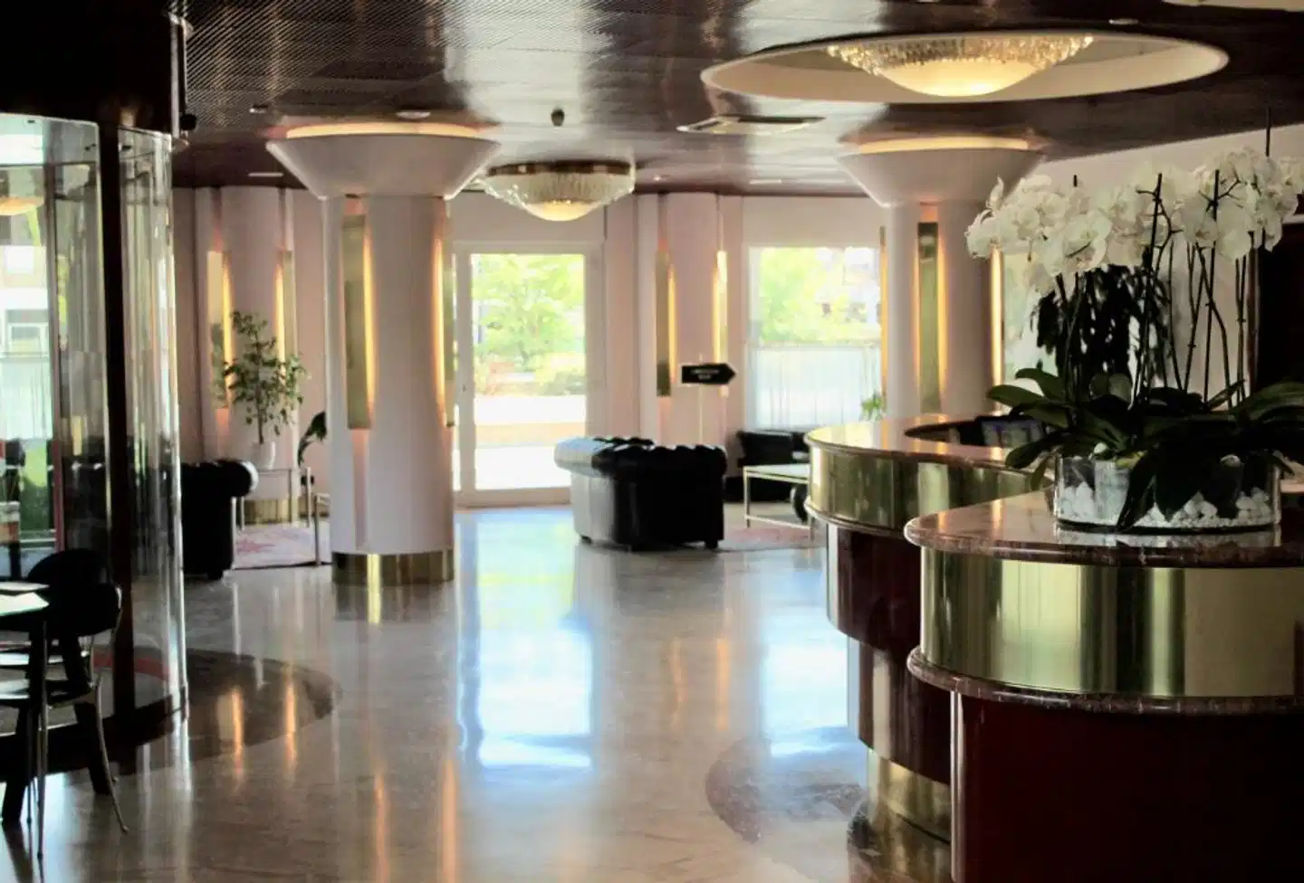 Agora' Palace Hotel Lobby