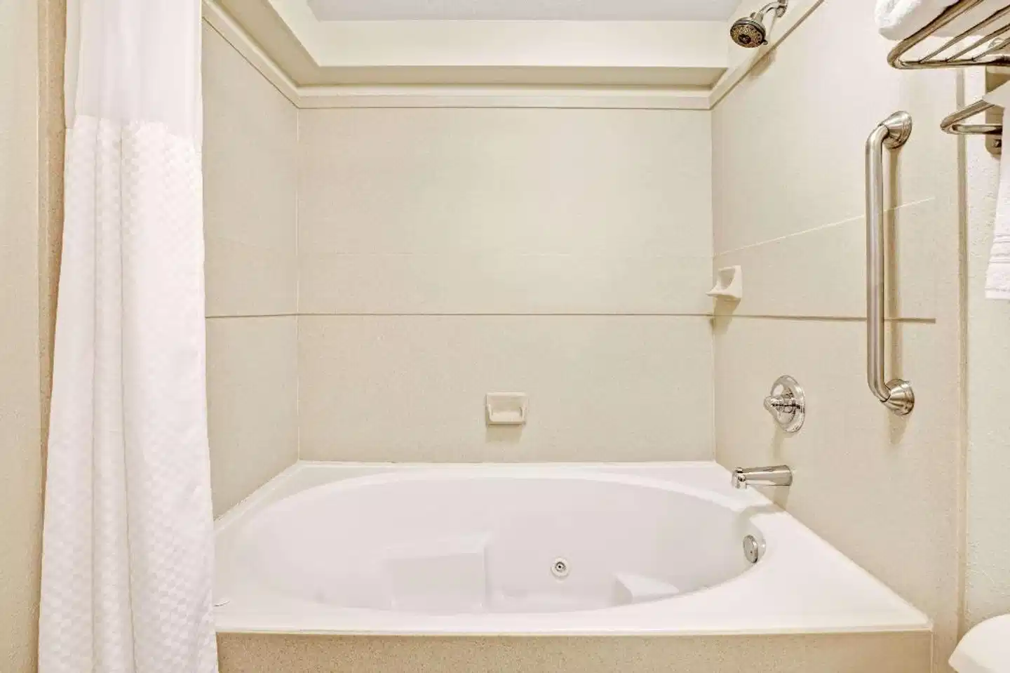 Days Inn by Wyndham Oklahoma City/Moore Badezimmer
