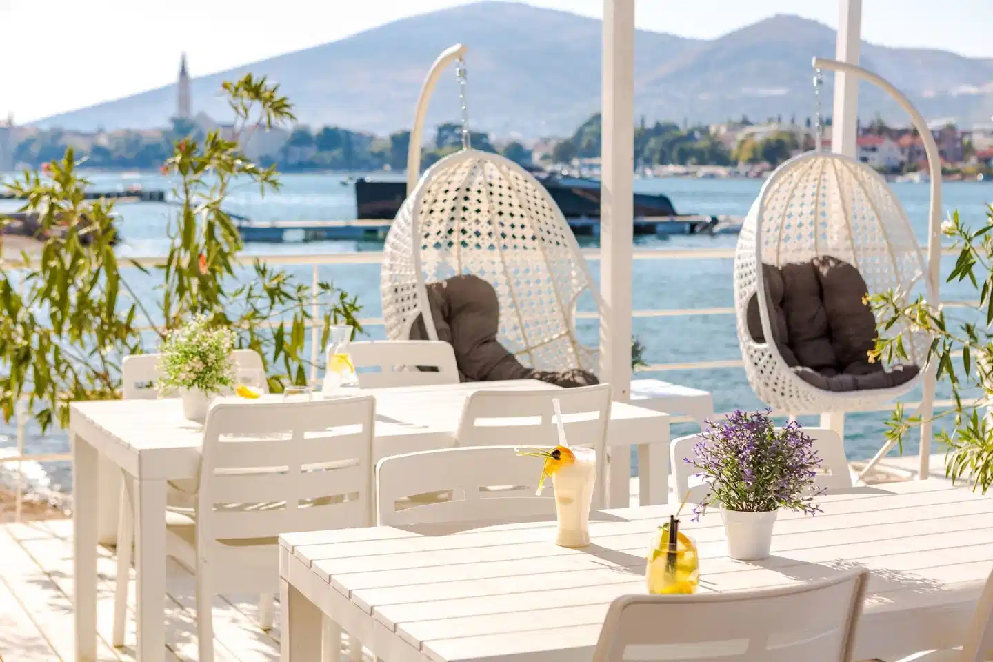 Brown Beach House TERRACE