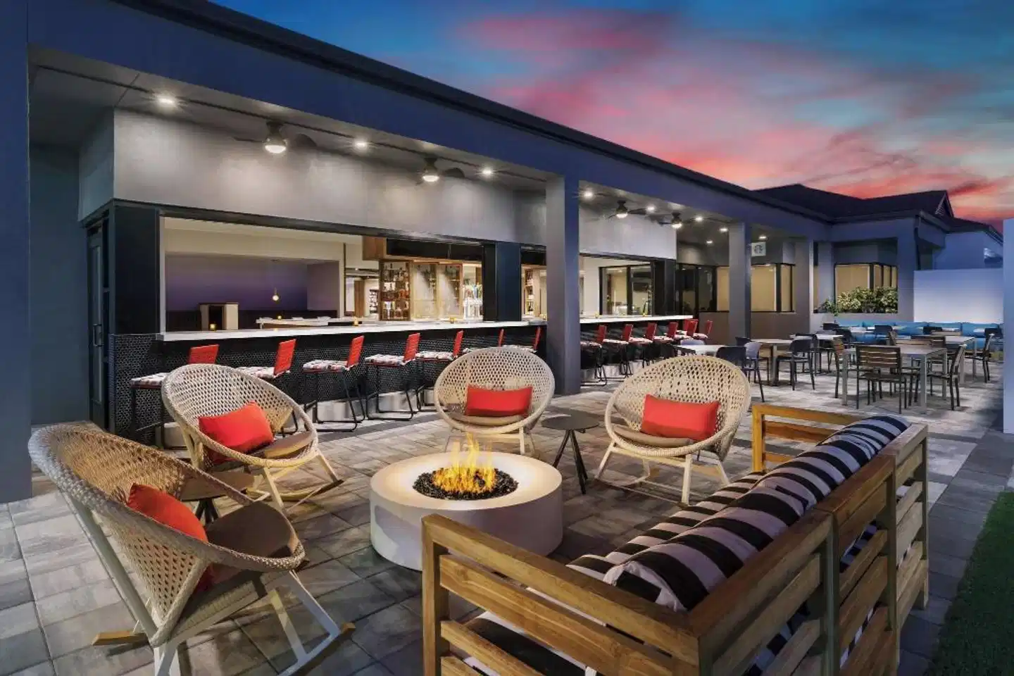 Courtyard by Marriott Orlando Lake Buena Vista at Vista Centre Bar
