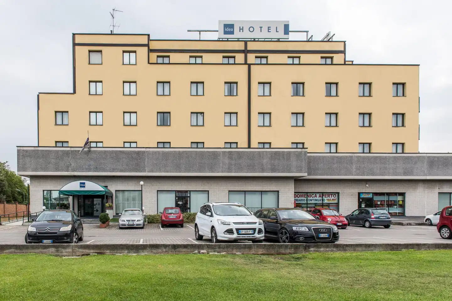 Idea Hotel Piacenza Aussenansicht