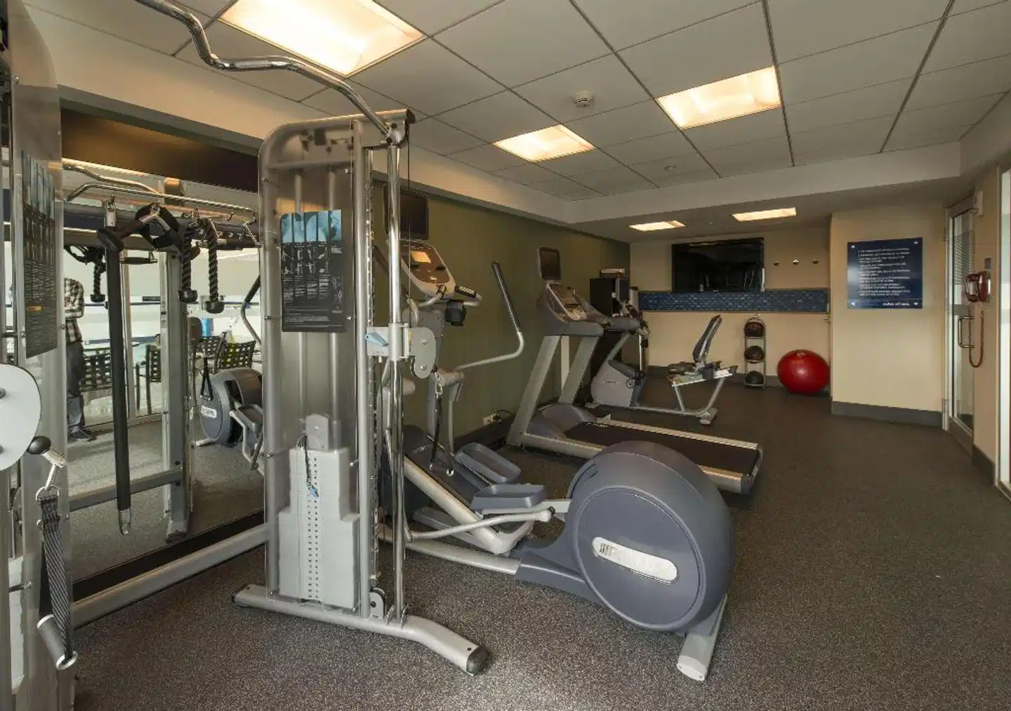 Hampton Inn & Suites Boston Crosstown Center Sport und Entertainment