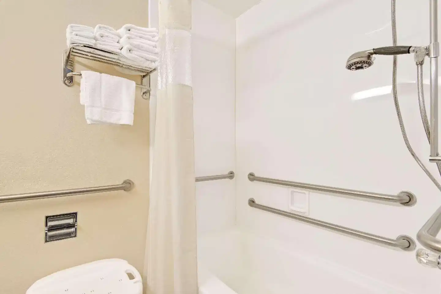 Days Inn Washington Badezimmer