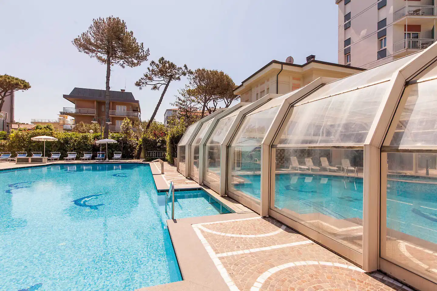 Aurelia Pool
