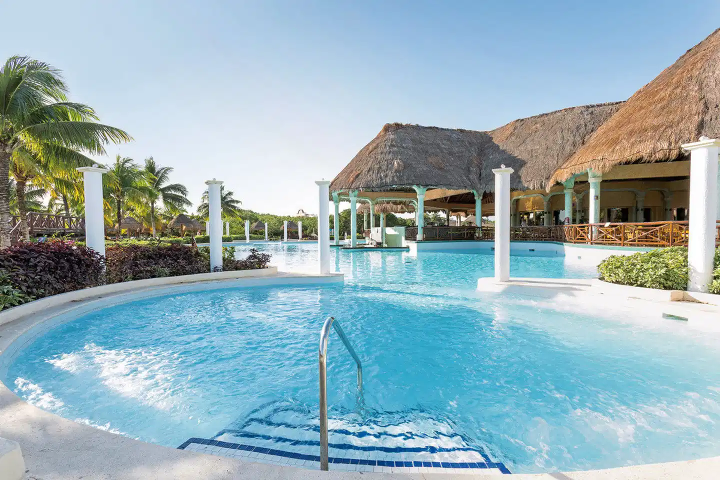Grand Palladium Colonial Resort & Spa Pool