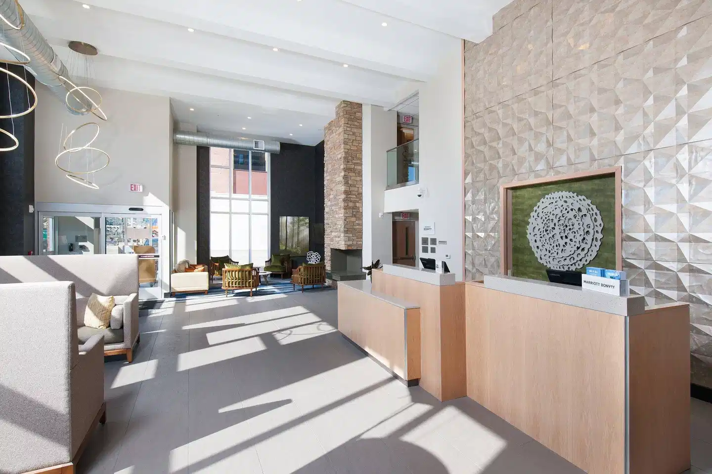 Fairfield Inn & Suites by Marriott Pittsburgh Downtown Lobby