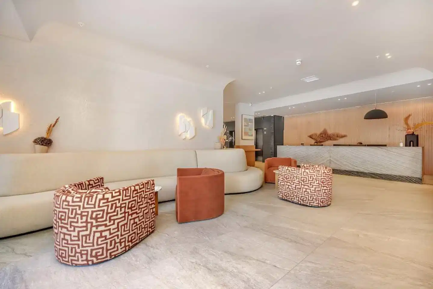 Newlands Peak Aparthotel by Totalstay Lobby