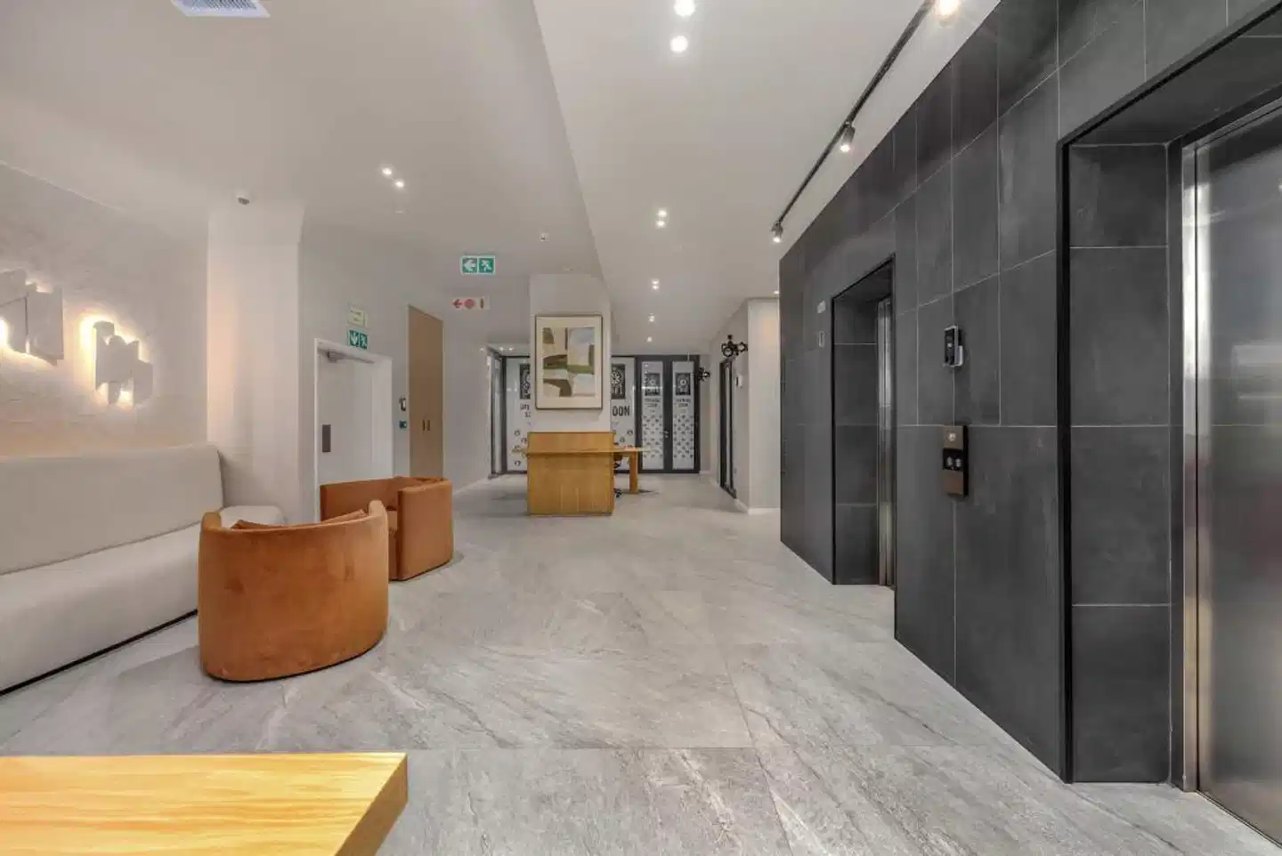 Newlands Peak Aparthotel by Totalstay Lobby