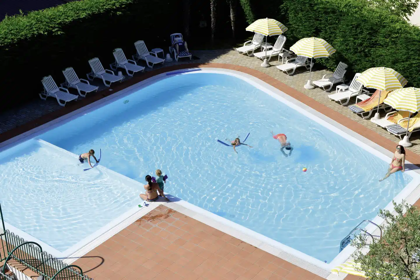 Bella Peschiera Pool