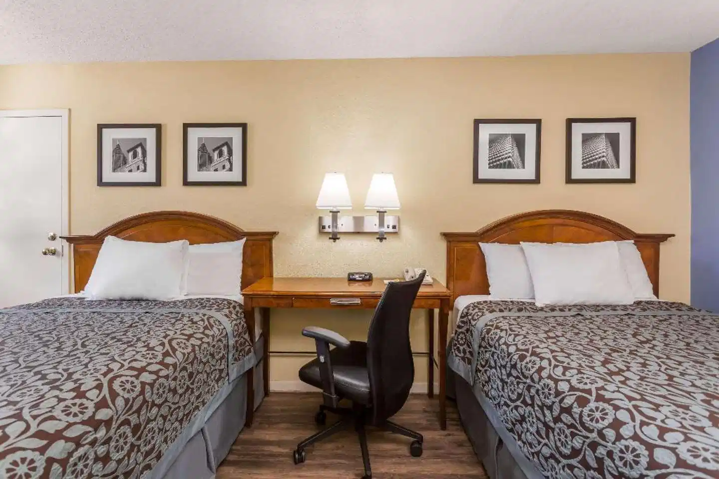 Days Inn by Wyndham College Park Airport Best Road Wohnbeispiel