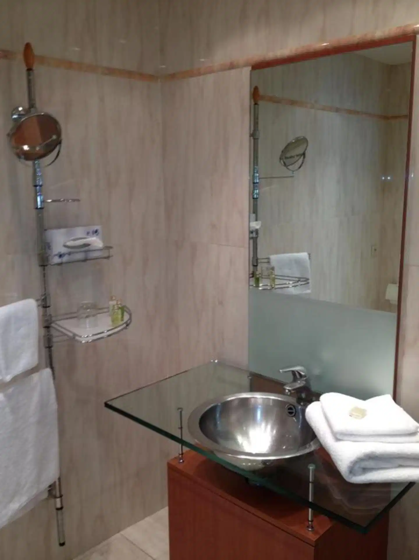 B-Aparthotels Montgomery Badezimmer