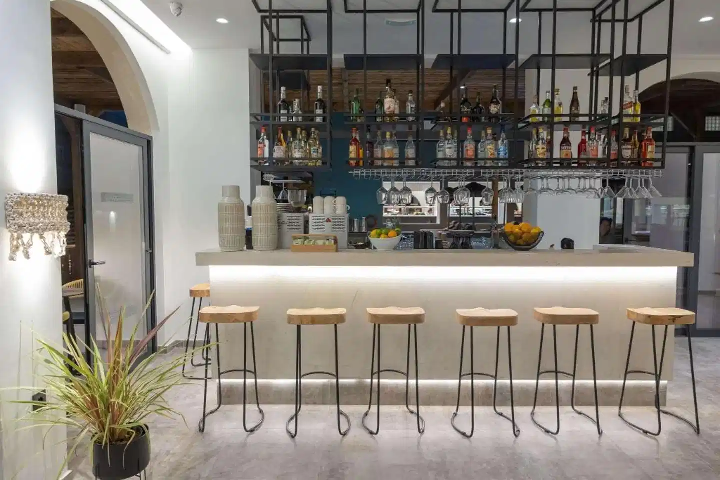 Cabana Blu Hotel & Suites Bar