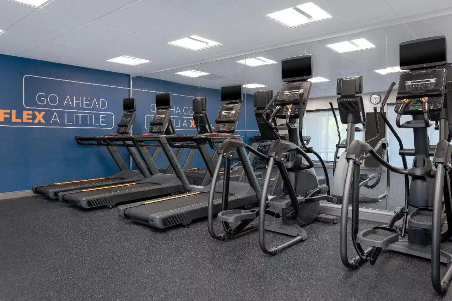 Holiday Inn Express & Suites Alton St Louis Area, an IHG Hotel Sport und Entertainment