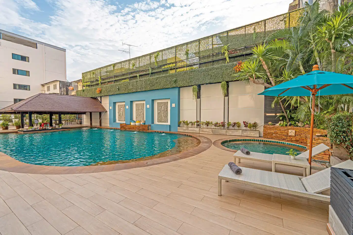 Sunbeam Hotel Pattaya Pool