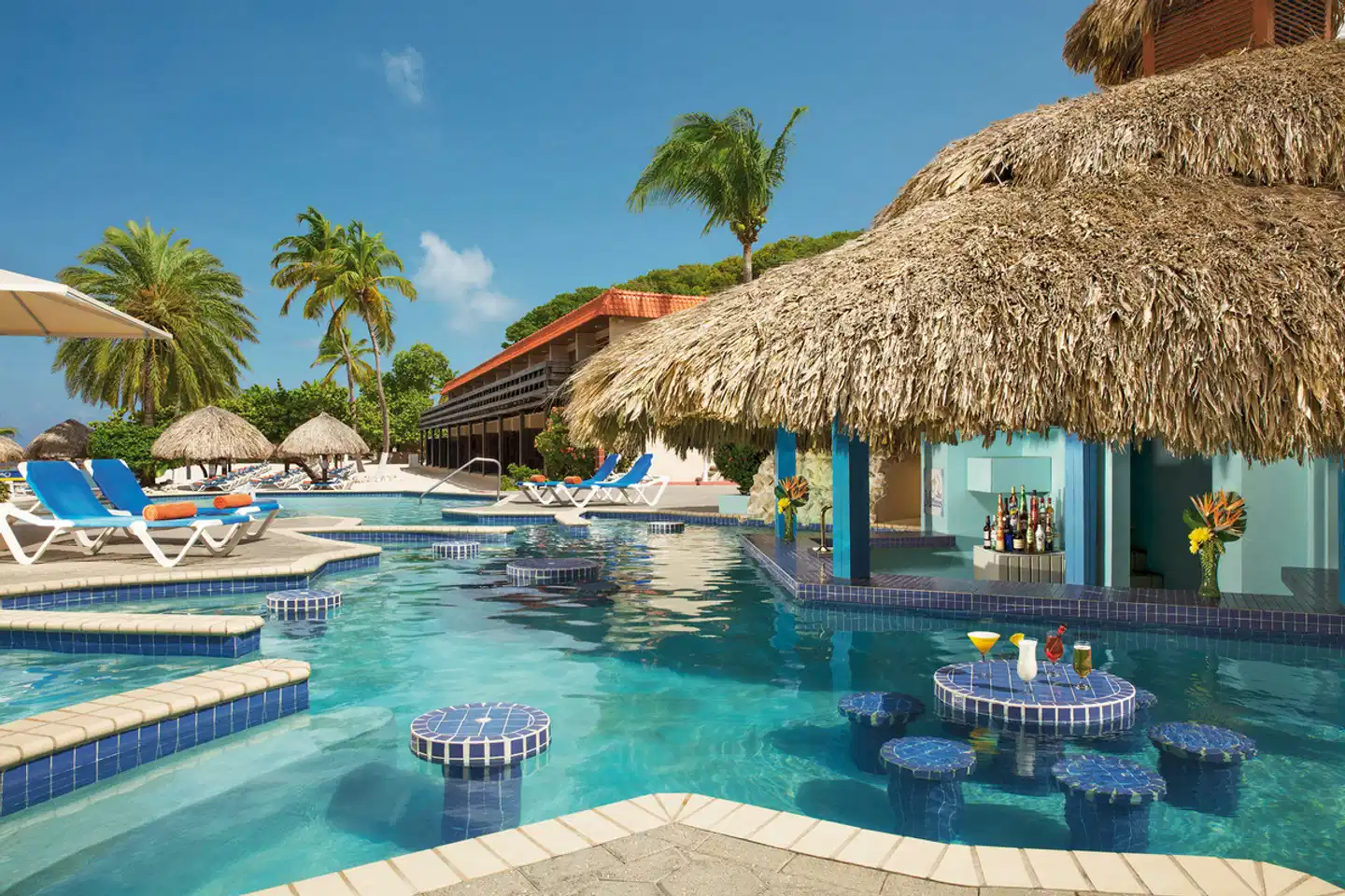 Sunscape Curaçao Resort, Spa & Casino Pool