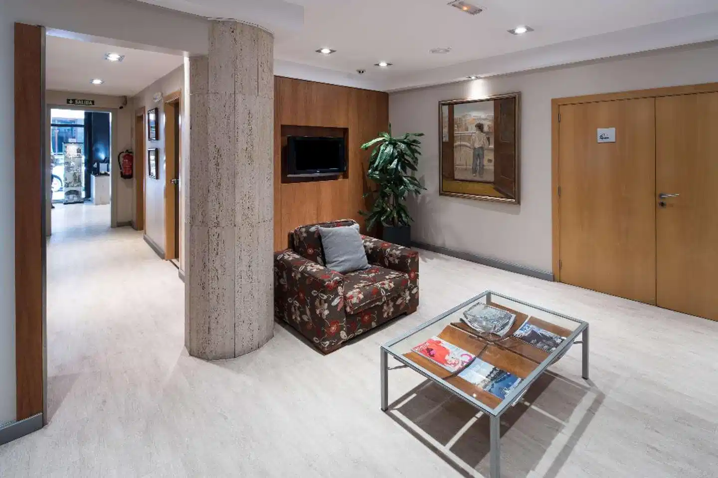 Catalonia Castellnou Lobby