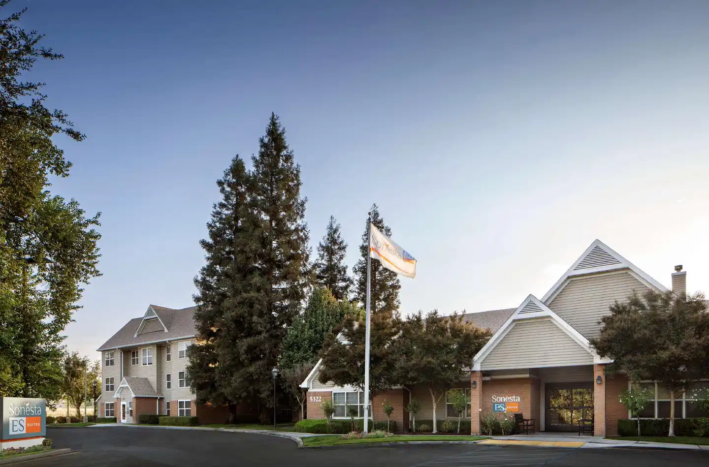 Sonesta ES Suites Fresno Aussenansicht