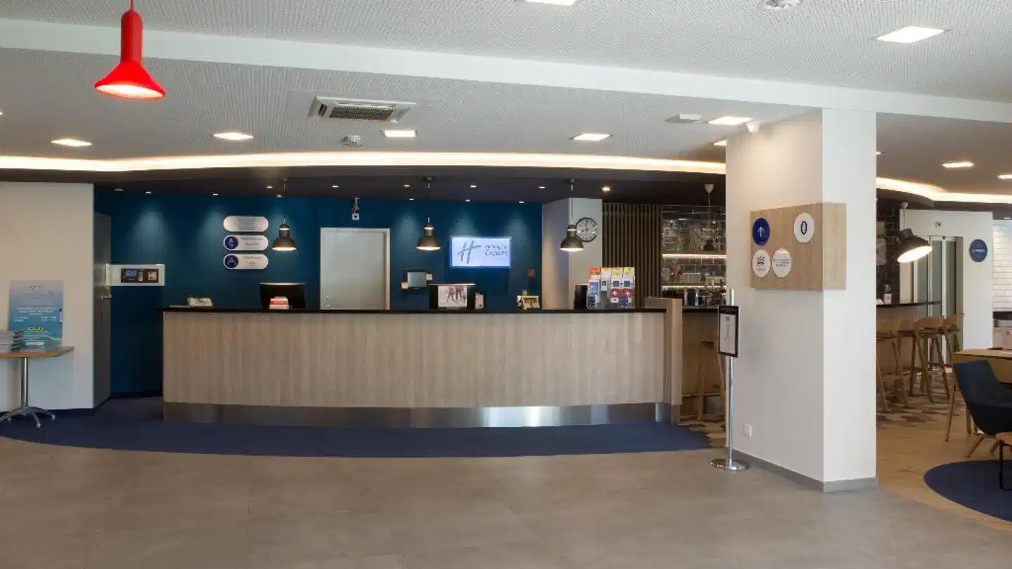 Holiday Inn Express Geneva Airport Lobby