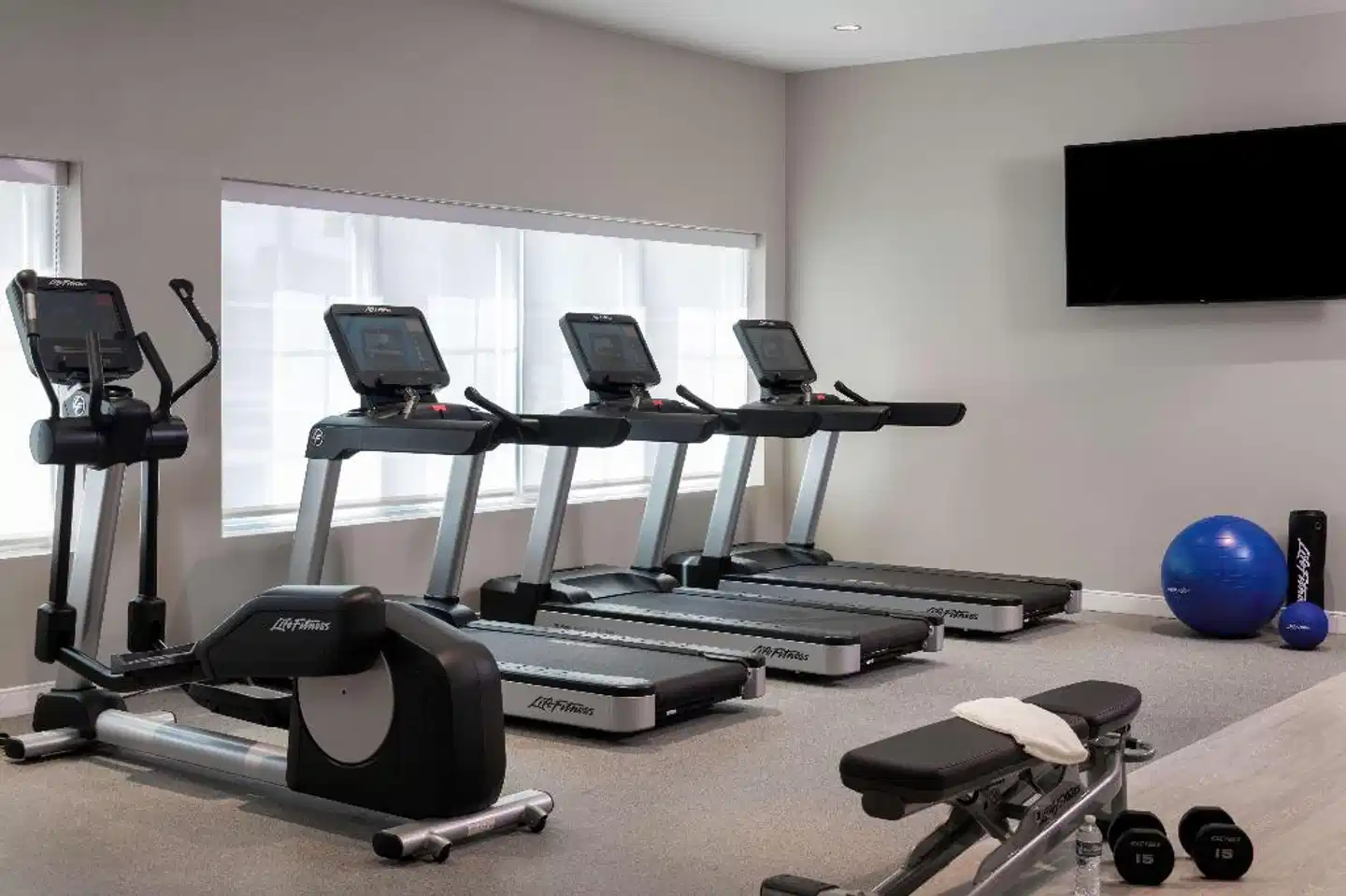 DoubleTree Suites by Hilton Naples Sport und Entertainment
