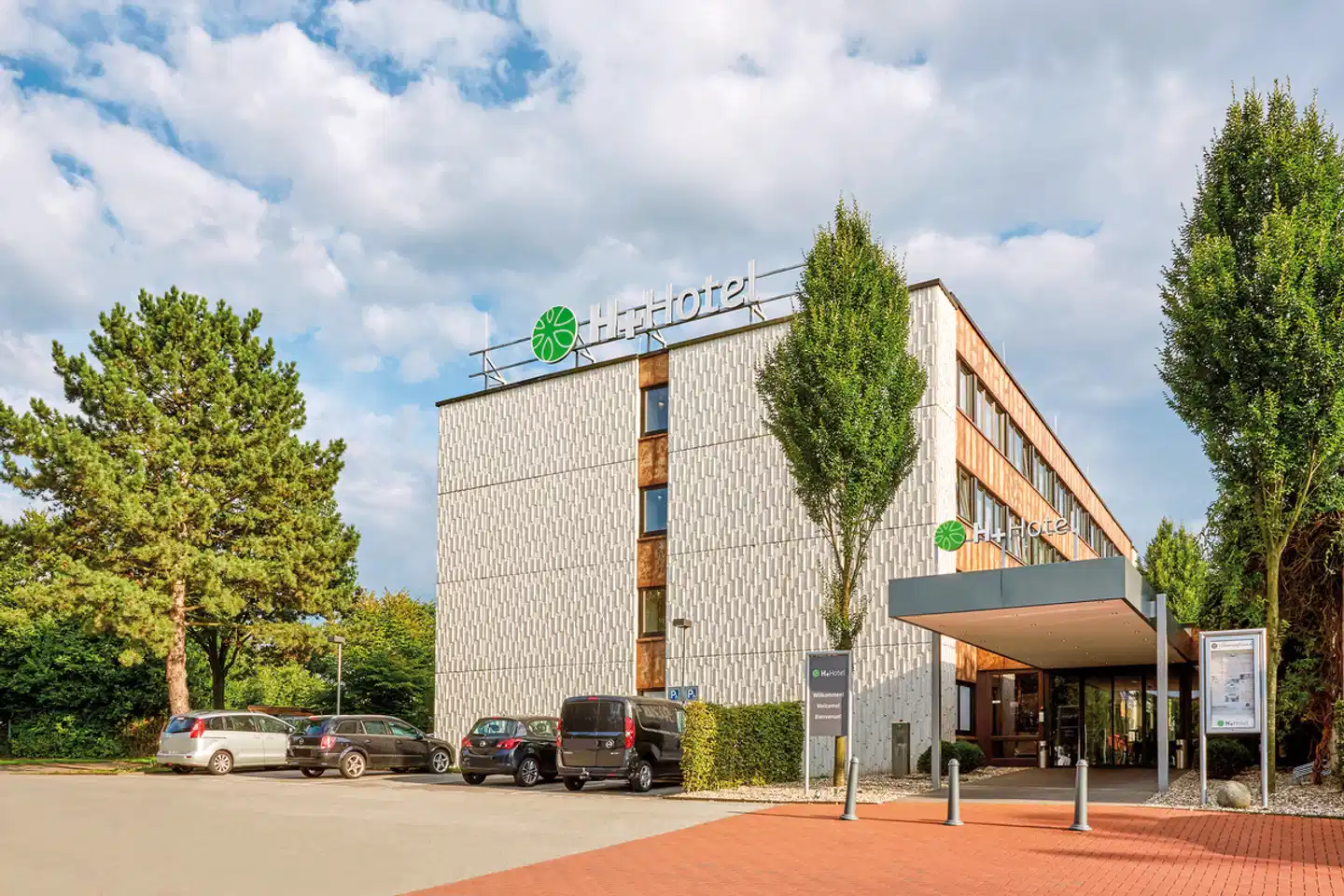 H+ Hotel Bochum Aussenansicht