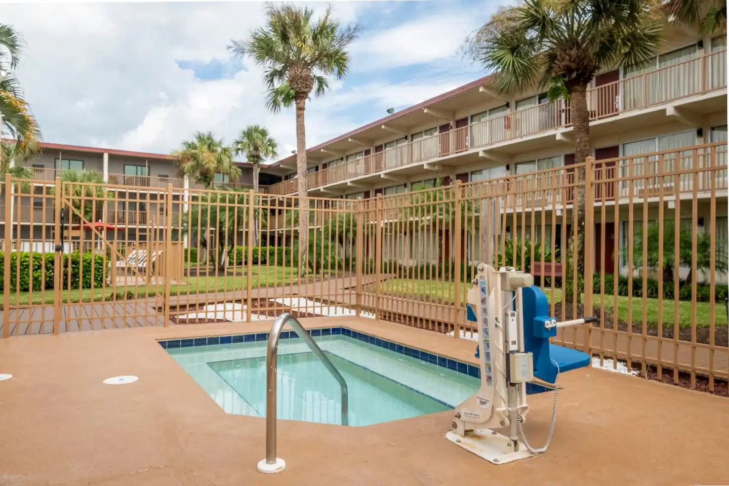 Red Roof PLUS+ And Suites Naples Downtown-5th Ave S Pool