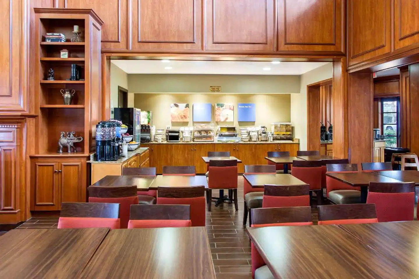 Comfort Inn & Suites San Francisco Airport North Lobby