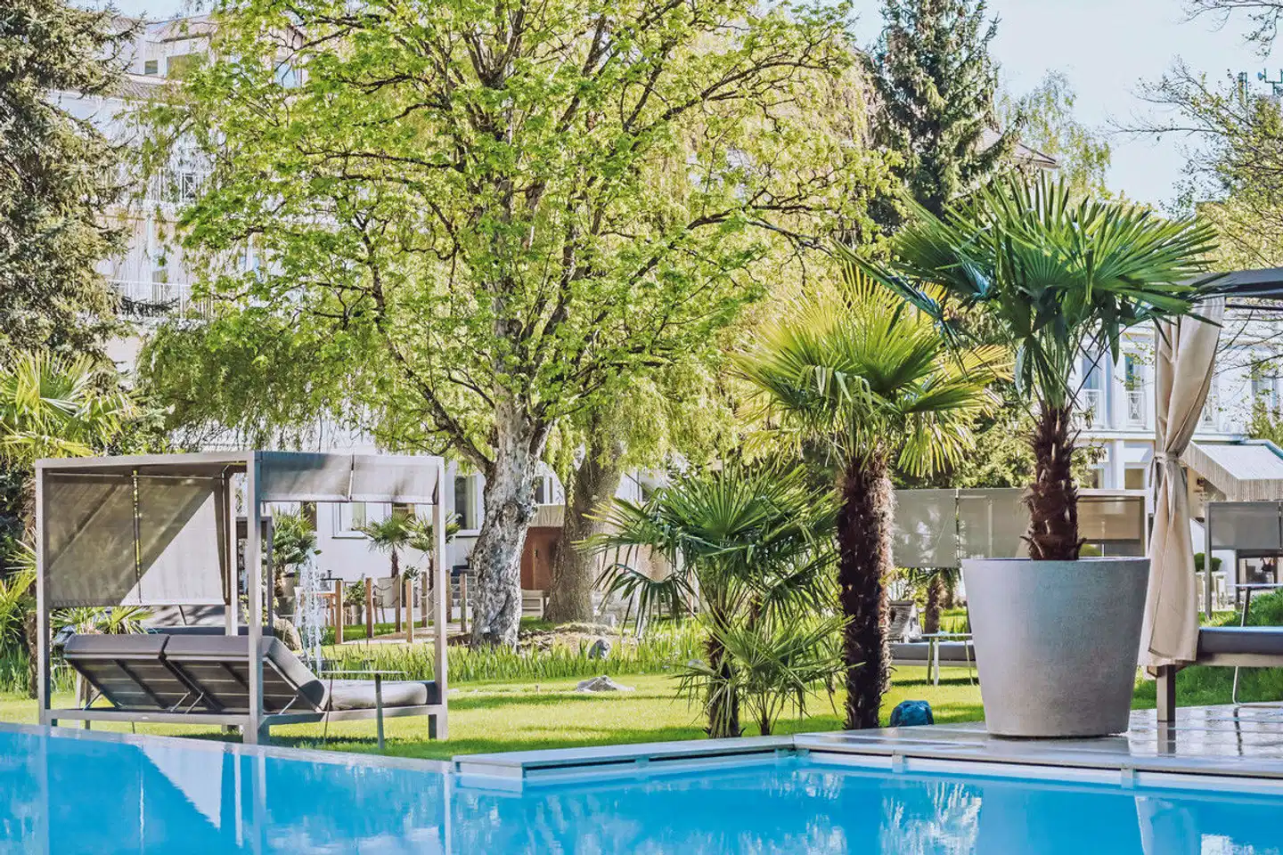 Das Parkhotel Pool
