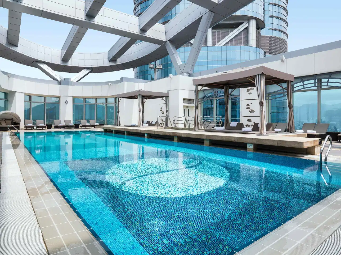 Cordis HongKong at Langham Place Hallenbad