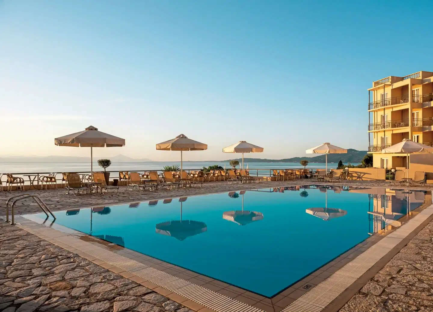 Canvas by Mitsis Belvedere Pool