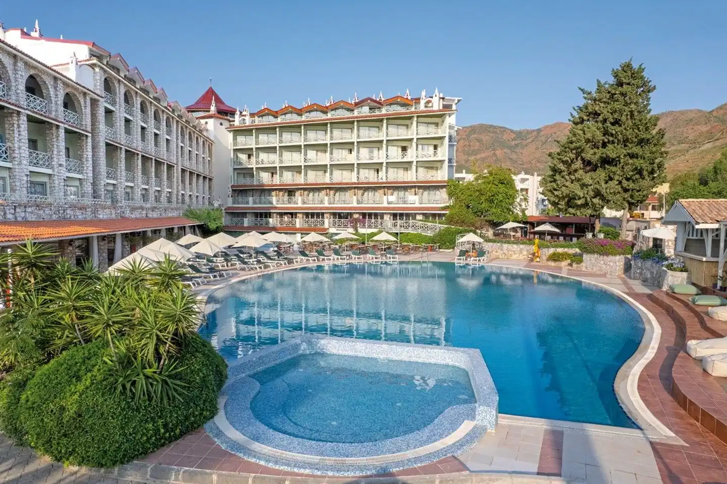 Marti La Perla Pool